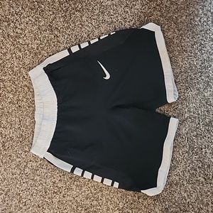 Nike Boys basketball shorts size M